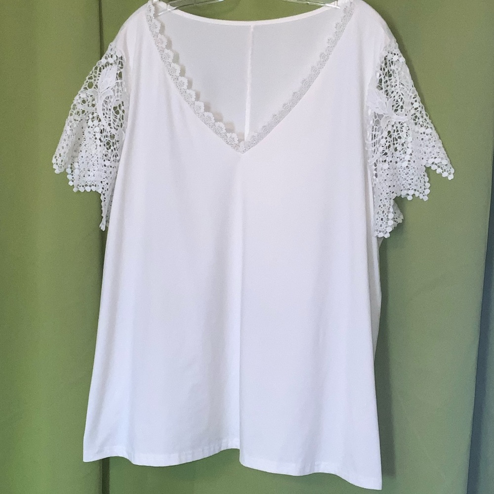 $5>>>>White Lace Sleeve V-Neck Blouse